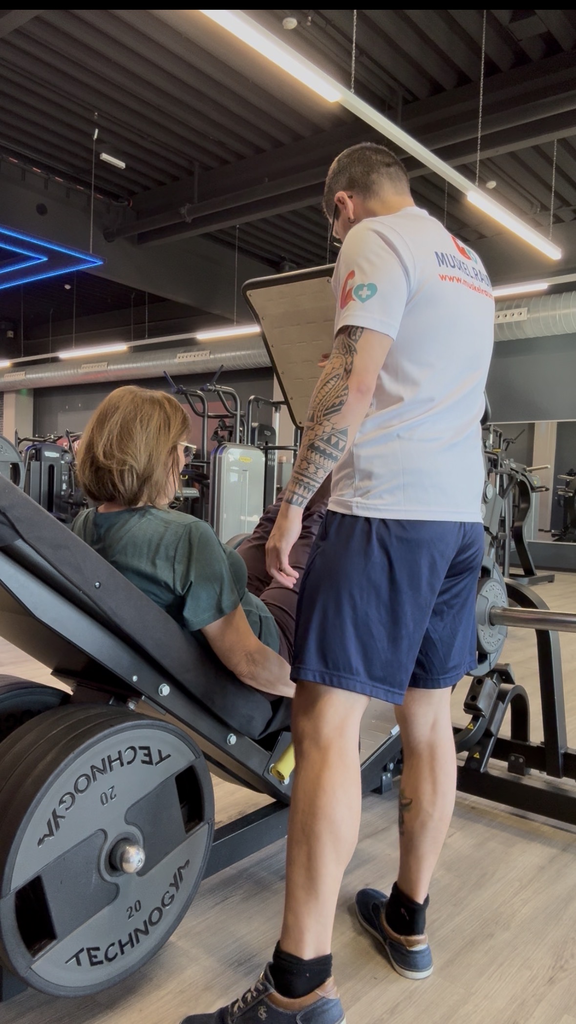 Florian Zadrazil mit Kundin im Training